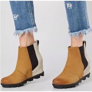 Sorel Joan of Arctic Wedge Chelsea Ankle Boot Women's Size 7 Camel Brown White